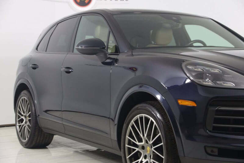 2022 Porsche Cayenne Platinum Edition