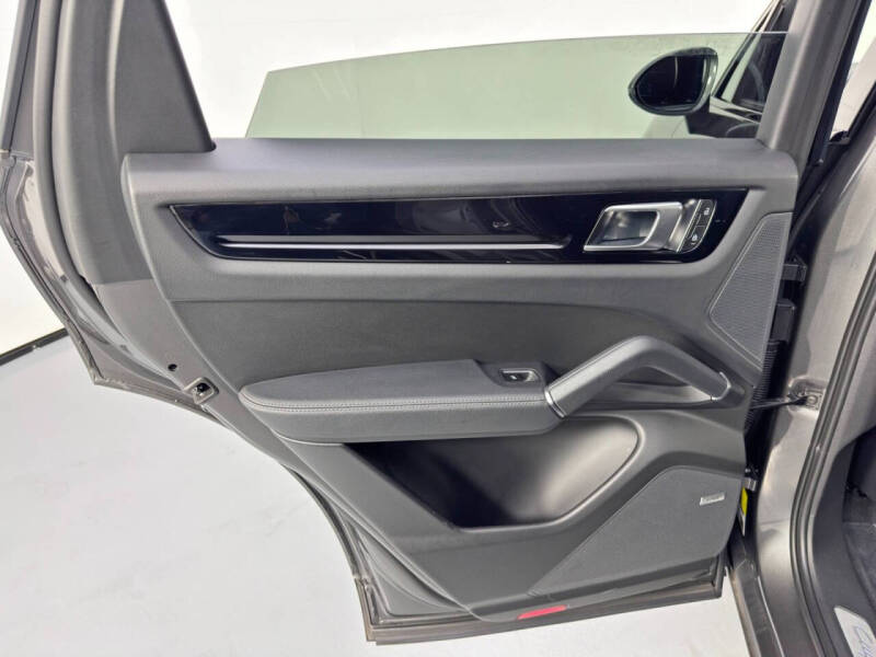 2023 Porsche Cayenne