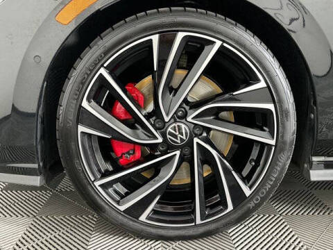 2024 Volkswagen Golf GTI Autobahn