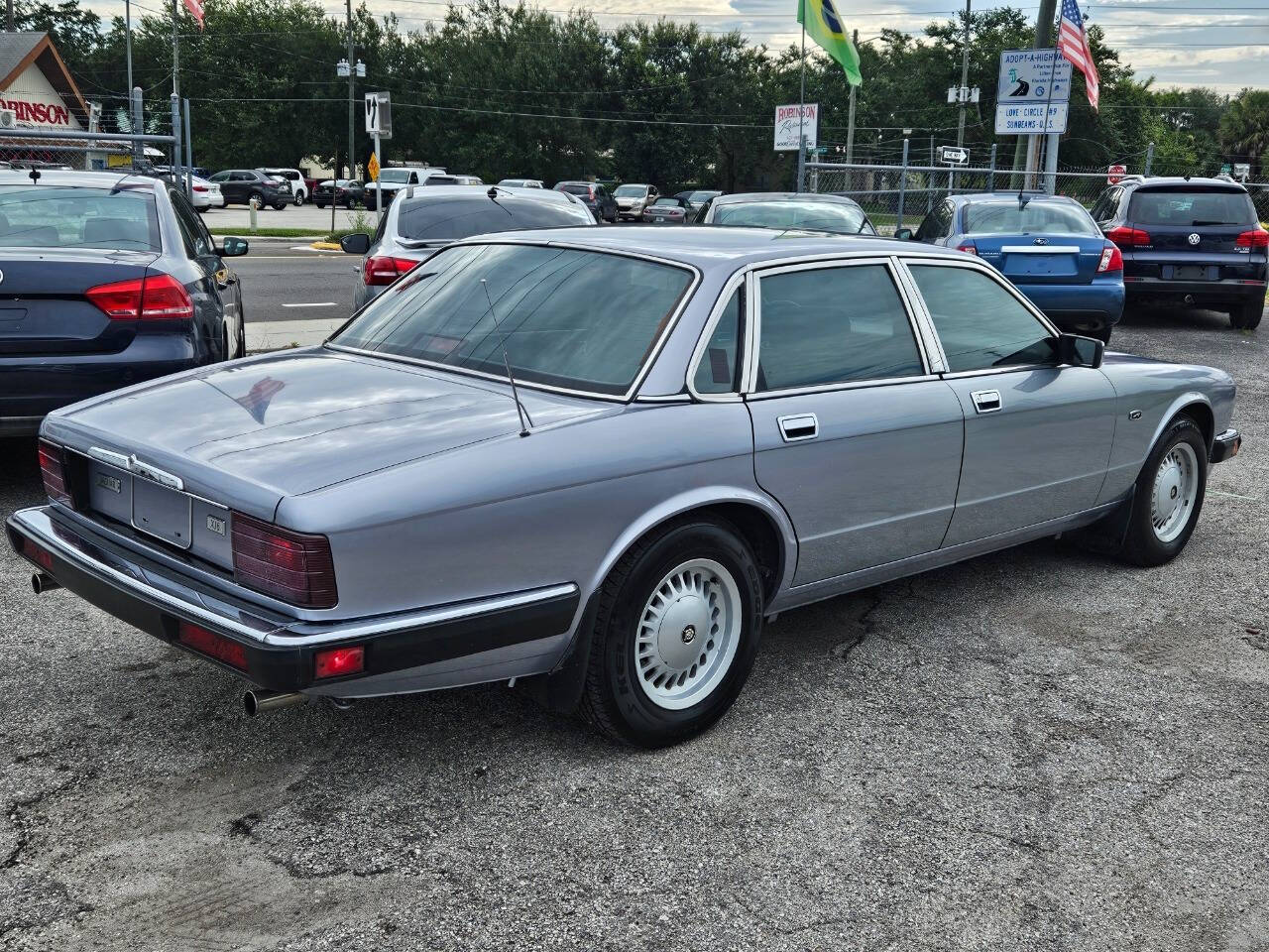 1990 Jaguar XJ-Series for sale at JOHNS AUTO SALES LLC in Apopka, FL