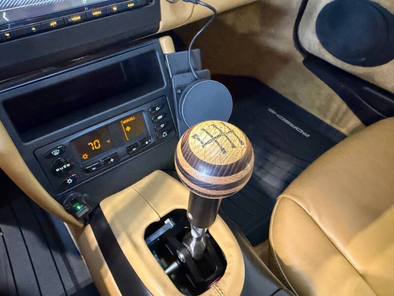 2001 Porsche 911 Carrera