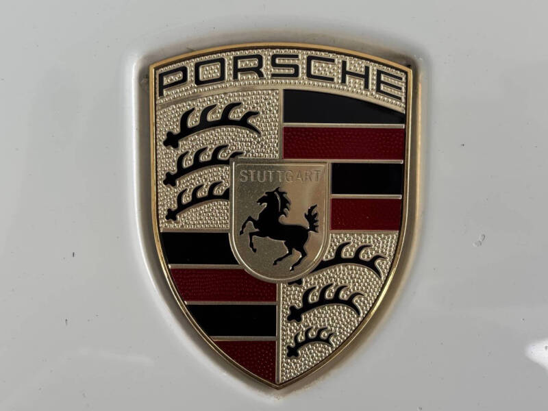 2017 Porsche Cayenne Platinum Edition