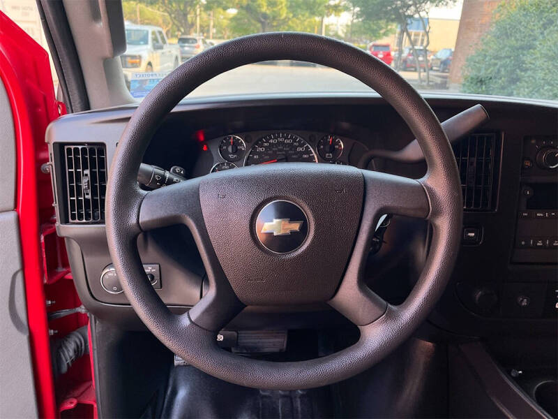 2024 Chevrolet Express 2500