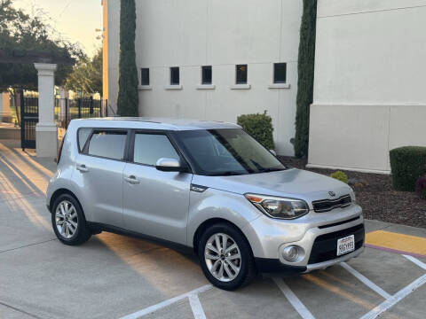2017 Kia Soul +