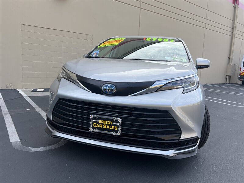 2021 Toyota Sienna LE 8-Passenger