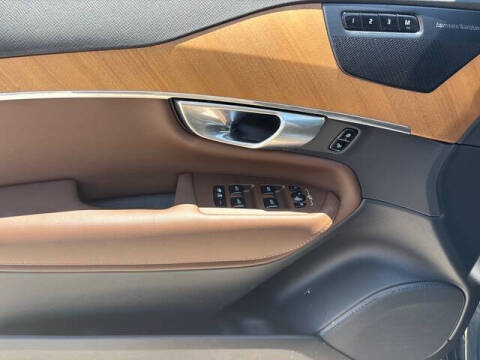 2024 Volvo XC90 B5 Plus Bright Theme