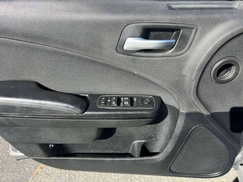 2016 Dodge Charger SE