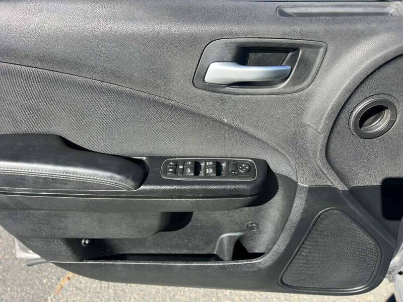 2016 Dodge Charger SE