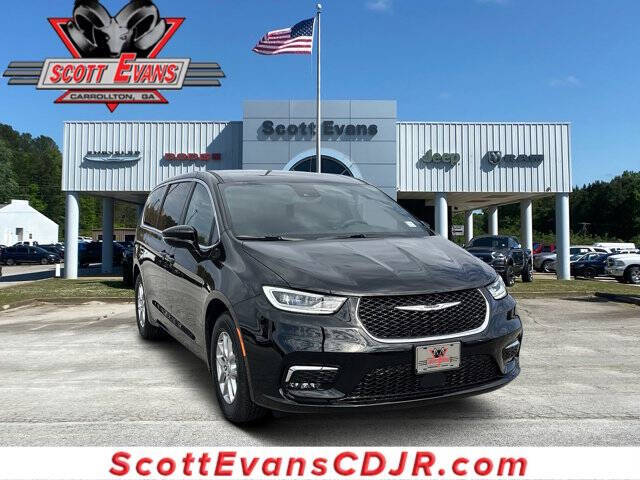 2026 Chrysler Pacifica Select's photo