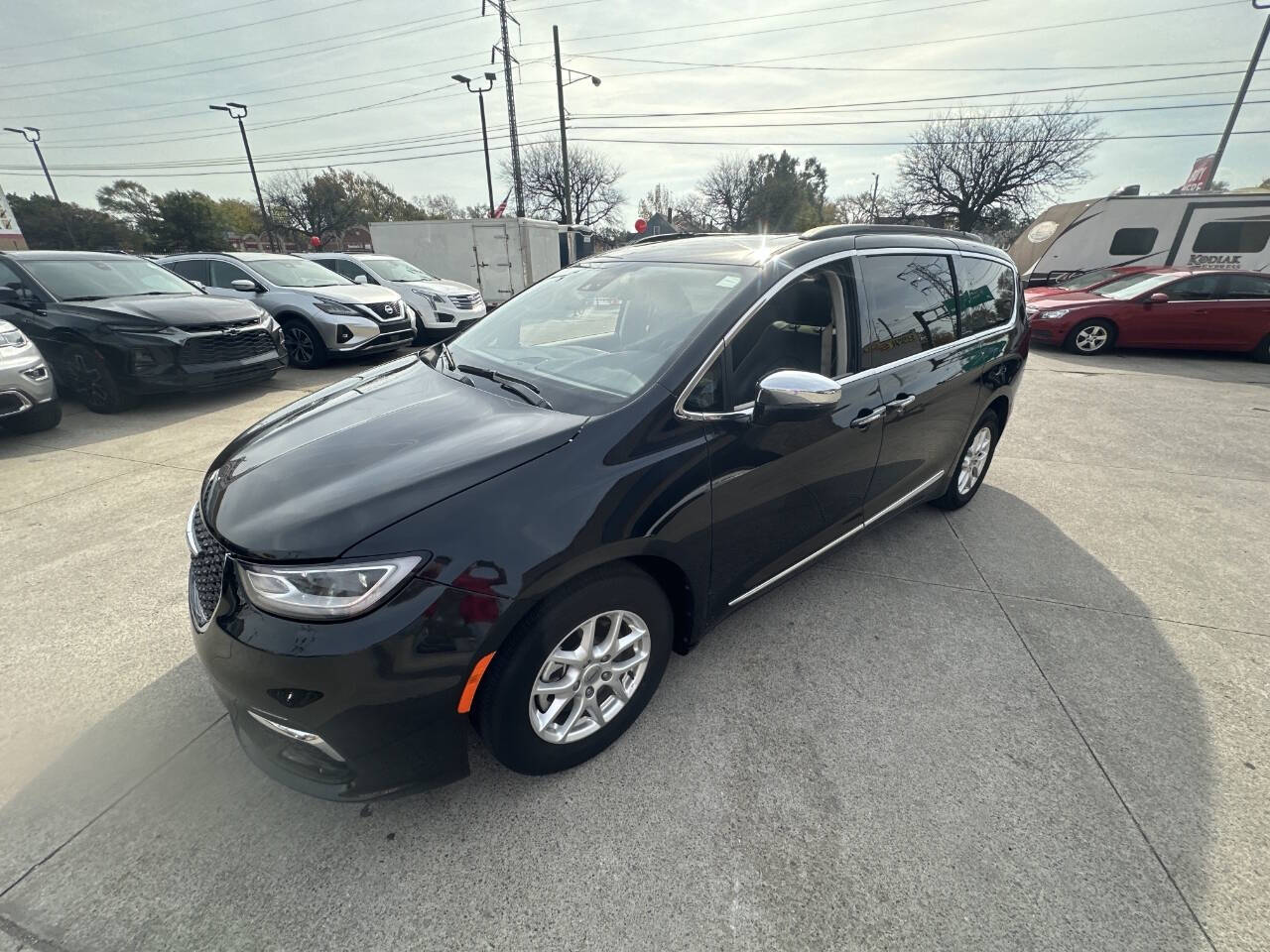 2023 Chrysler Pacifica for sale at VIP Motor Sales in Hazel Park, MI