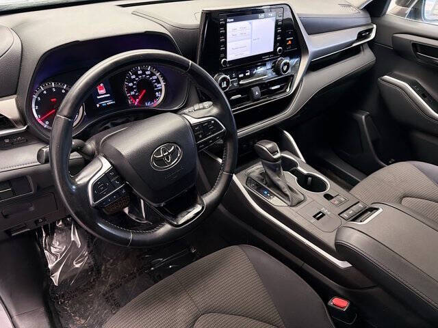 2021 Toyota Highlander LE