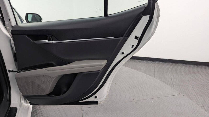 2024 Toyota Camry Hybrid LE