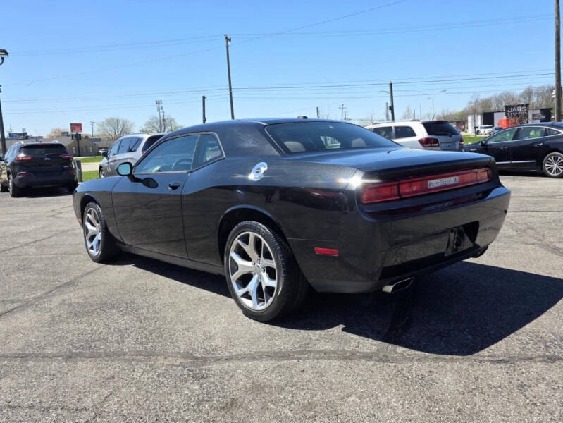 2011 Dodge Challenger SE