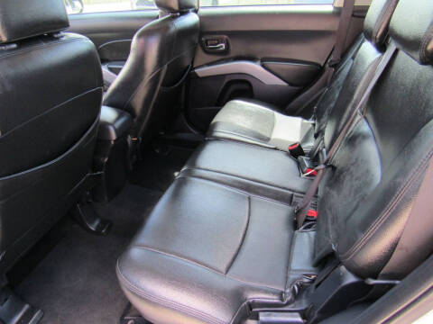 2009 Mitsubishi Outlander ES