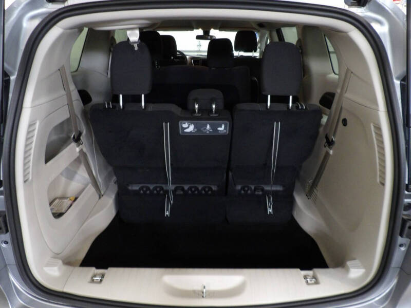 2021 Chrysler Voyager L
