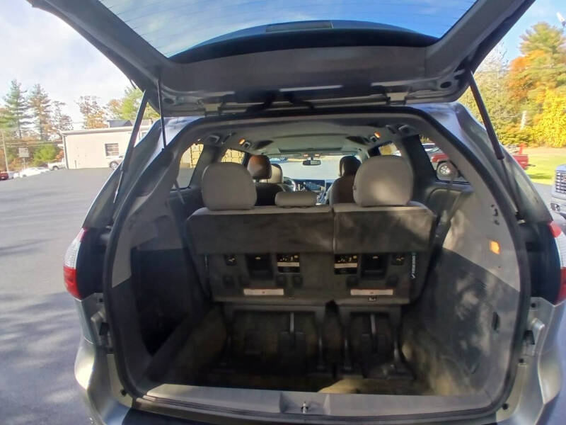 2017 Toyota Sienna XLE 7-Passenger