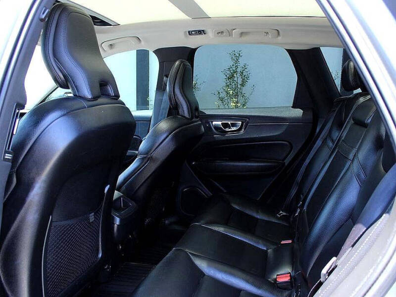 2019 Volvo XC60 T6 Momentum