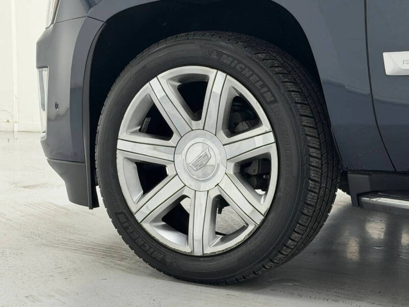 2019 Cadillac Escalade Luxury