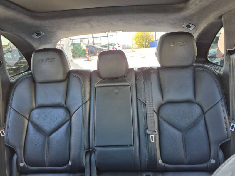 2016 Porsche Cayenne GTS