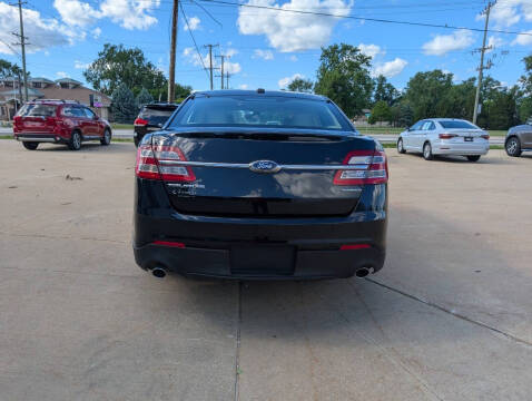 2018 Ford Taurus SE