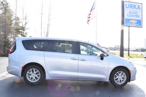 2024 Chrysler Pacifica Touring L