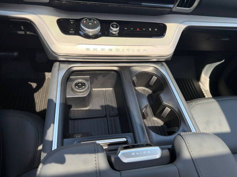 2027 Ford Expedition MAX Active