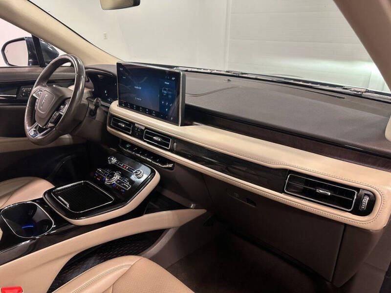 2022 Lincoln Nautilus Reserve