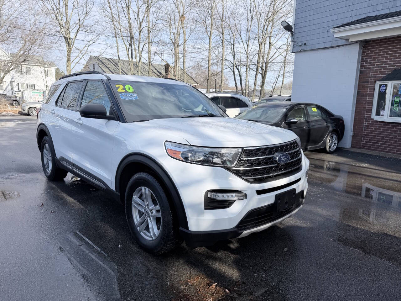White 2020 Ford Explorer XLT AWD XLT 4dr SUV 2
