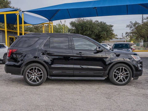 2017 Ford Explorer Sport