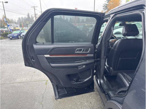 2017 Ford Explorer Platinum