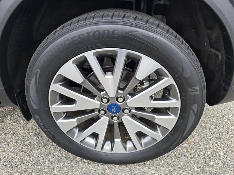 2022 Ford Escape Titanium