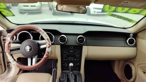 2006 Ford Mustang V6 Standard