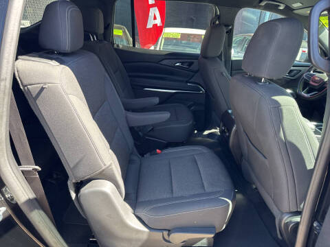 2024 Chevrolet Traverse LT