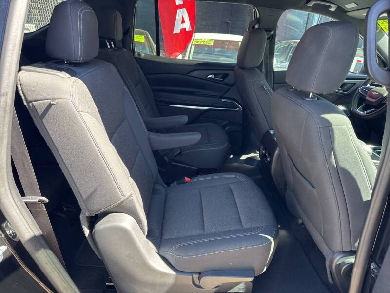 2024 Chevrolet Traverse LT