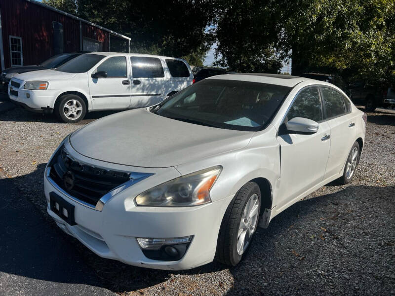 2015 Nissan Altima for sale at Sartins Auto Sales in Dyersburg TN