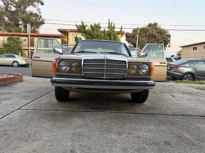 1983 Mercedes-Benz 300-Class