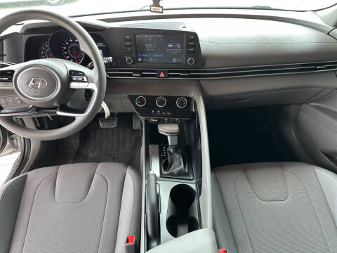 2021 Hyundai Elantra SE