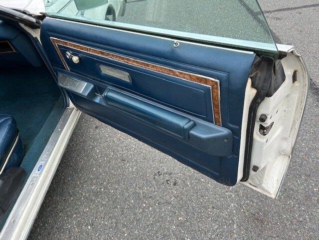 1977 Ford Thunderbird 13