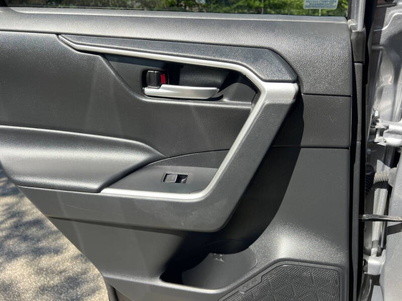 2023 Toyota RAV4 Hybrid SE