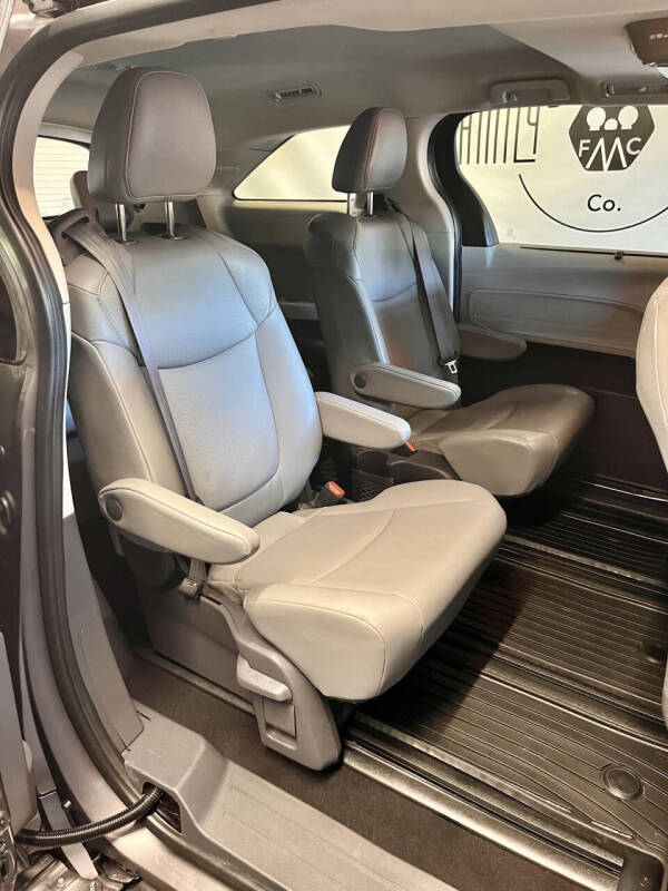 2021 Toyota Sienna XLE 7-Passenger