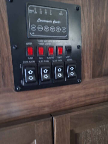 2017 Dutchmen RV Coleman Light 3025RE