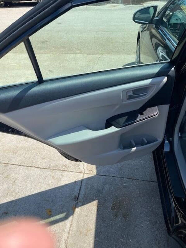 2017 Toyota Camry LE