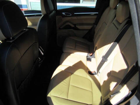 2014 Porsche Cayenne Platinum