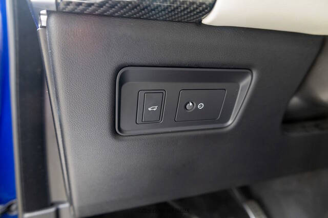 2022 Land Rover Range Rover Sport SVR Carbon Edition