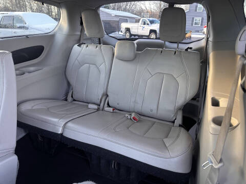 2017 Chrysler Pacifica Touring-L