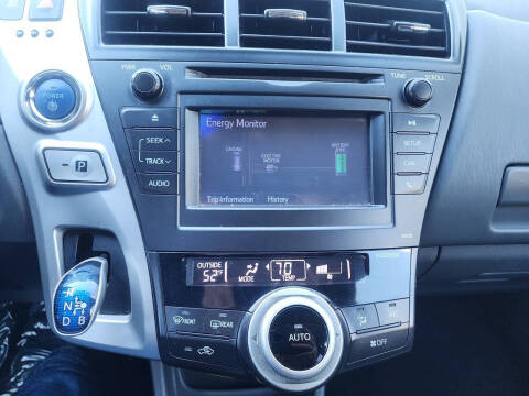 2014 Toyota Prius v Two