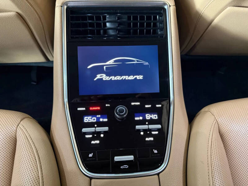 2017 Porsche Panamera