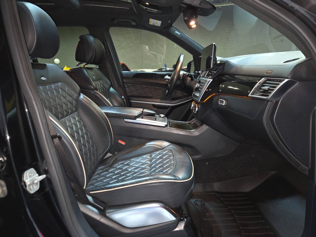 2015 Mercedes-Benz GL-Class 54