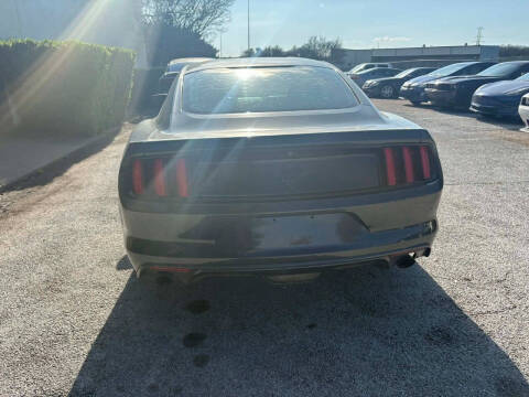 2017 Ford Mustang V6