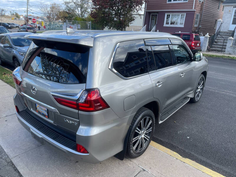 2018 Lexus LX 570 Three-Row